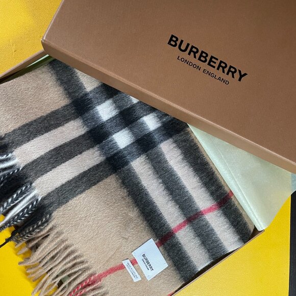 New Burberry Check Cashmere Scarf | Archive Beige - Picture 4 of 4